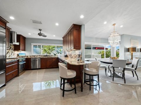 A home in LONGBOAT KEY