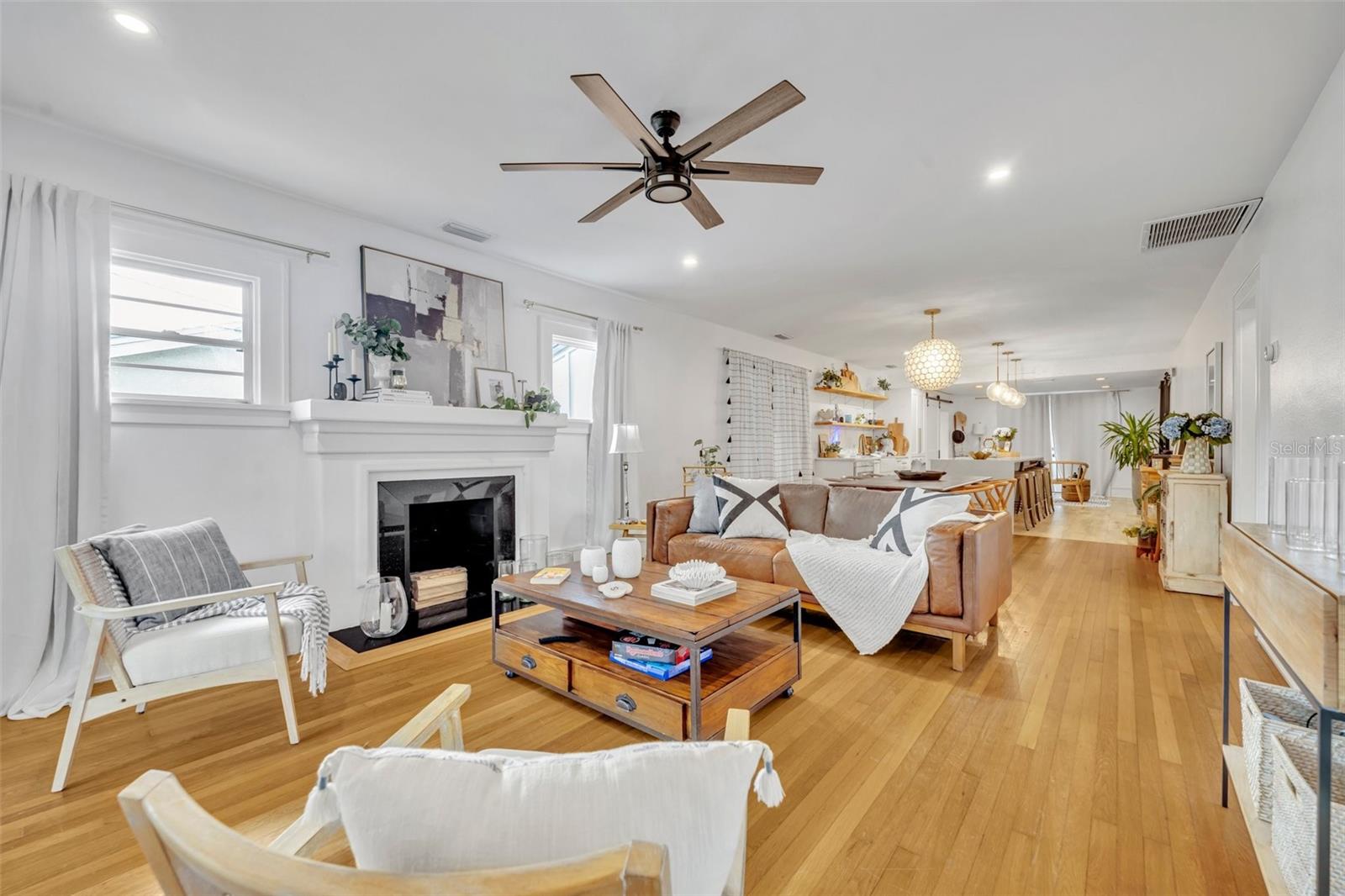 LAWNDALE - Residential