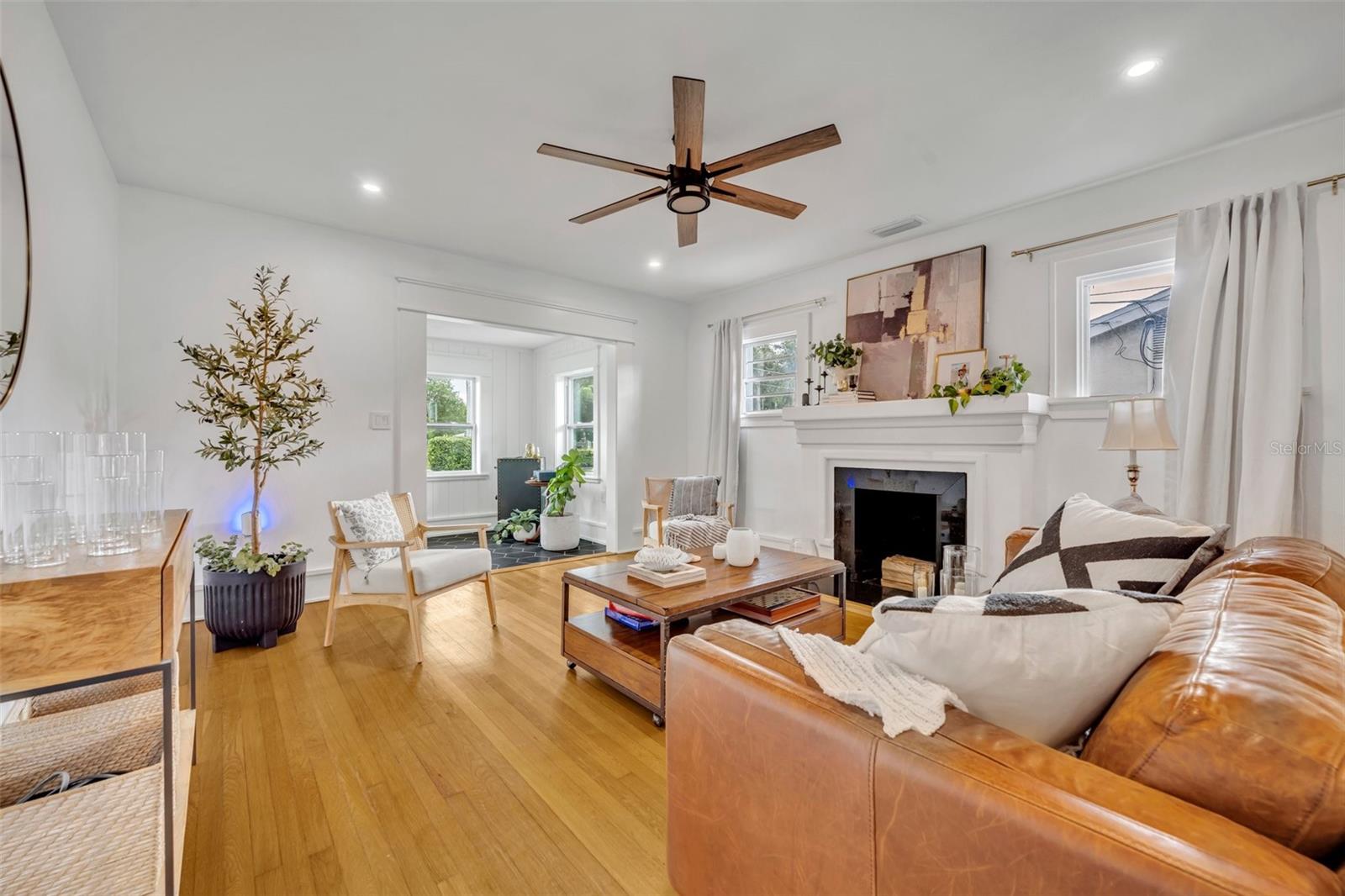 LAWNDALE - Residential