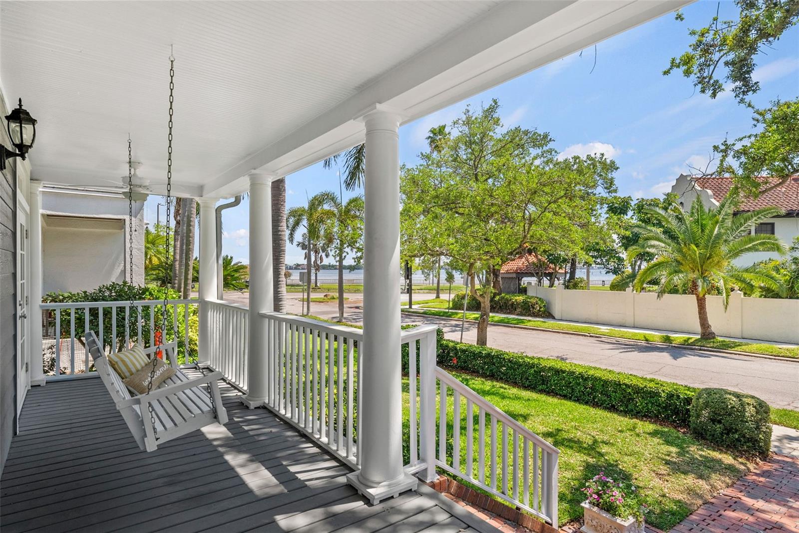 1403 W WATROUS AVENUE