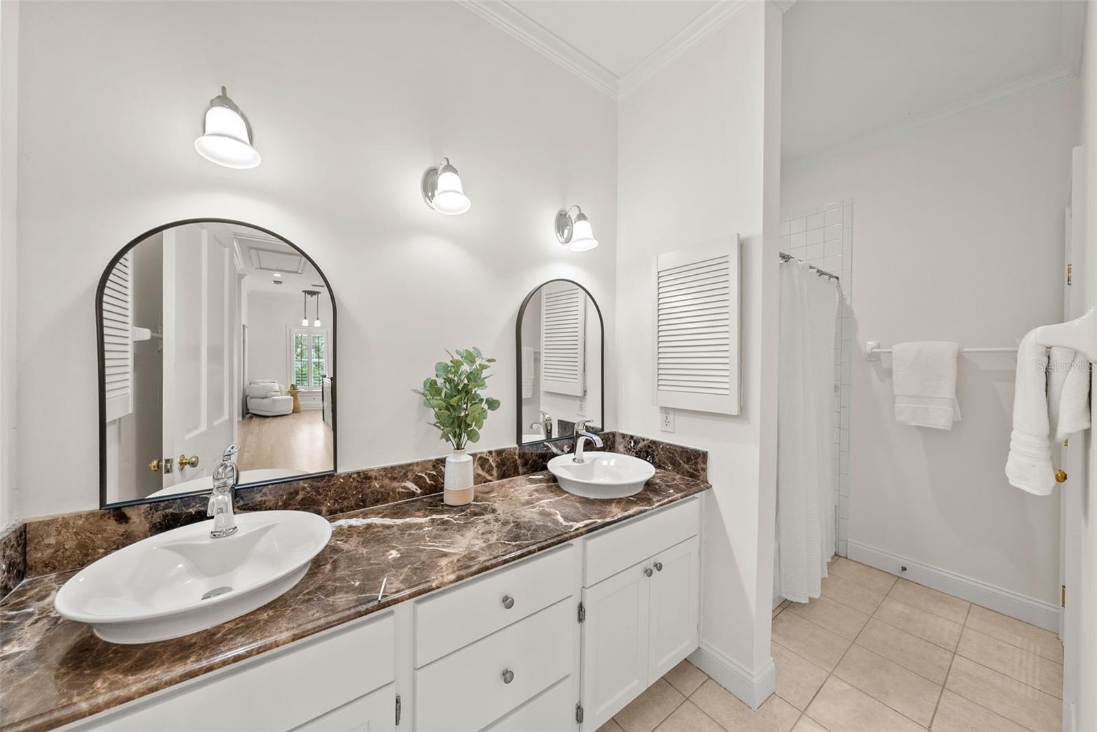 HYDE PARK WEST - Residential