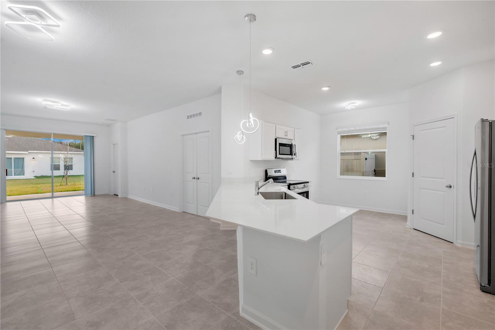 PEACE CRK RESERVE - Residential Lease