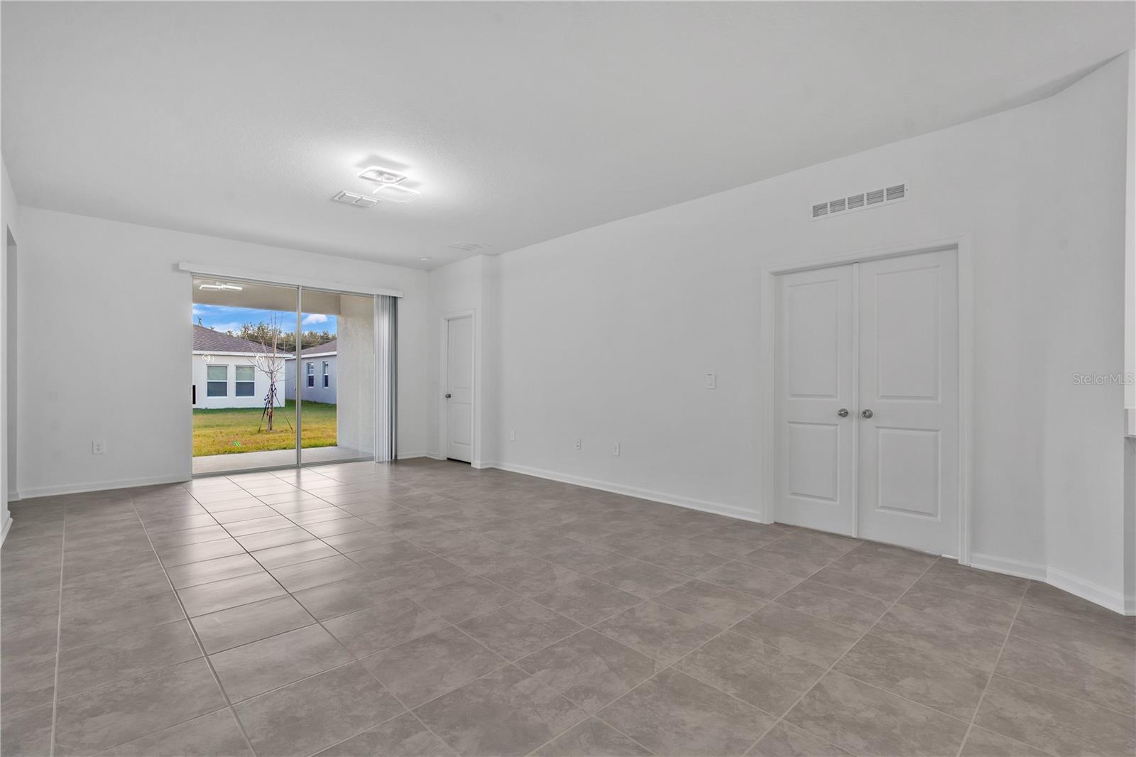 PEACE CRK RESERVE - Residential Lease