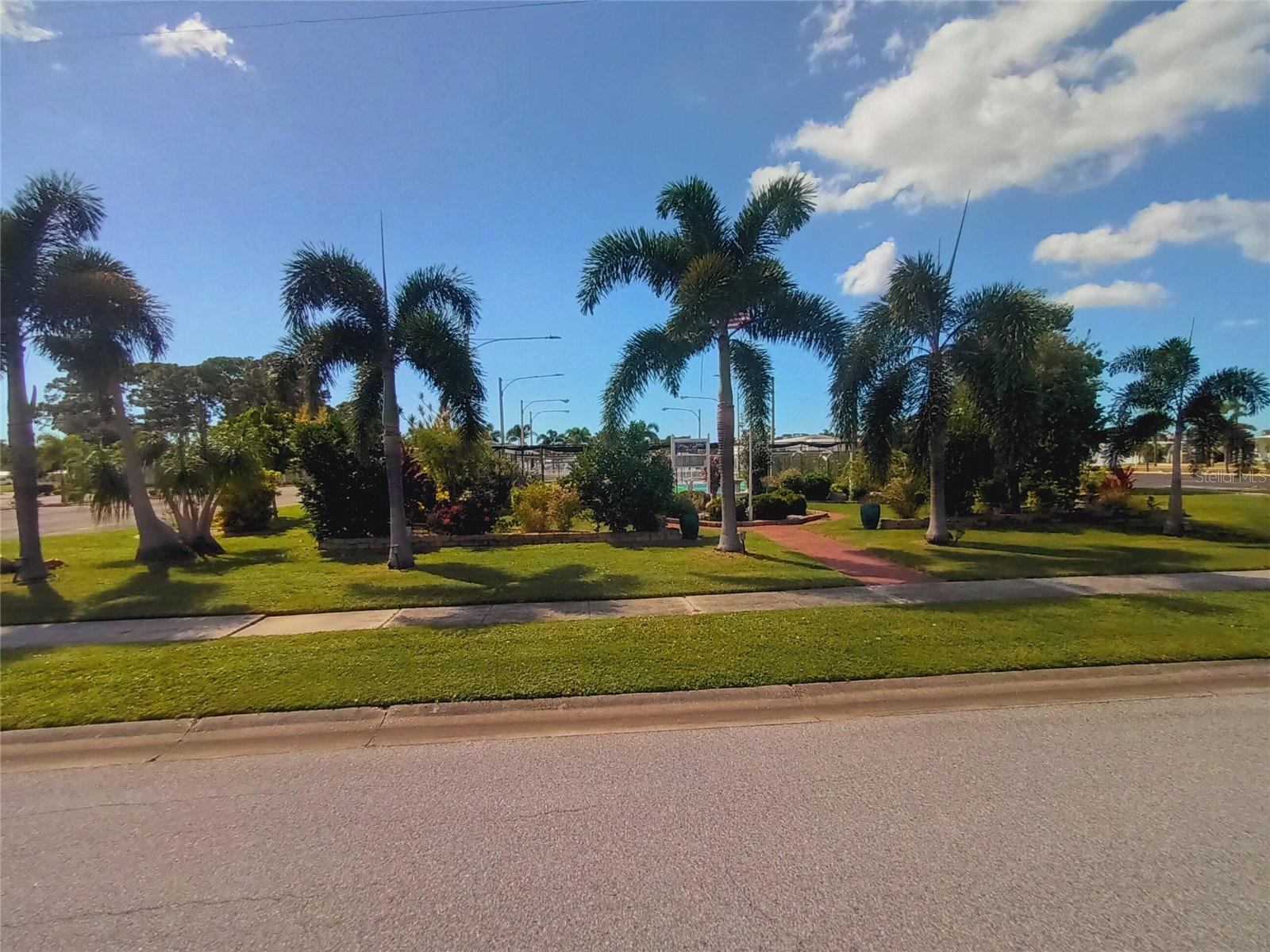 TRI-PAR ESTATES - Land