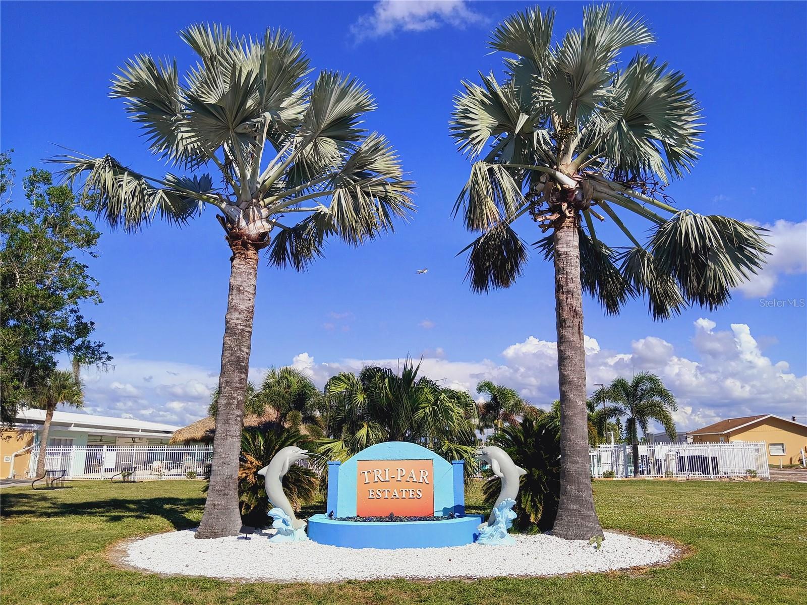 TRI-PAR ESTATES - Land