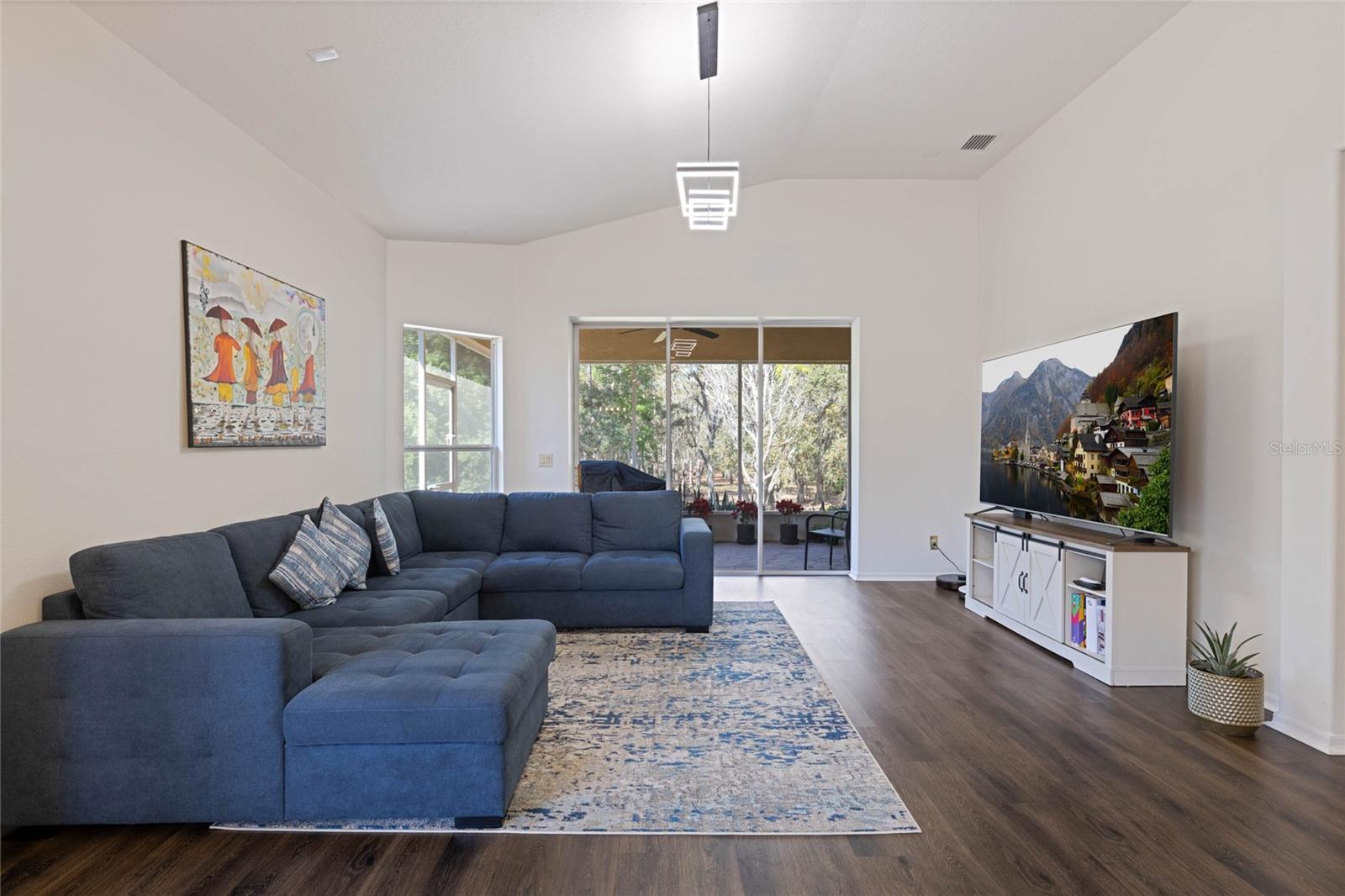 1203 W DIAMOND SHORE LOOP