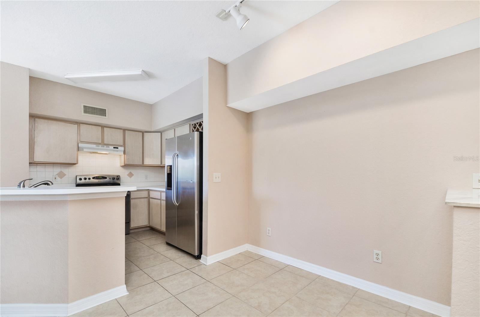826 CAMARGO WAY 210