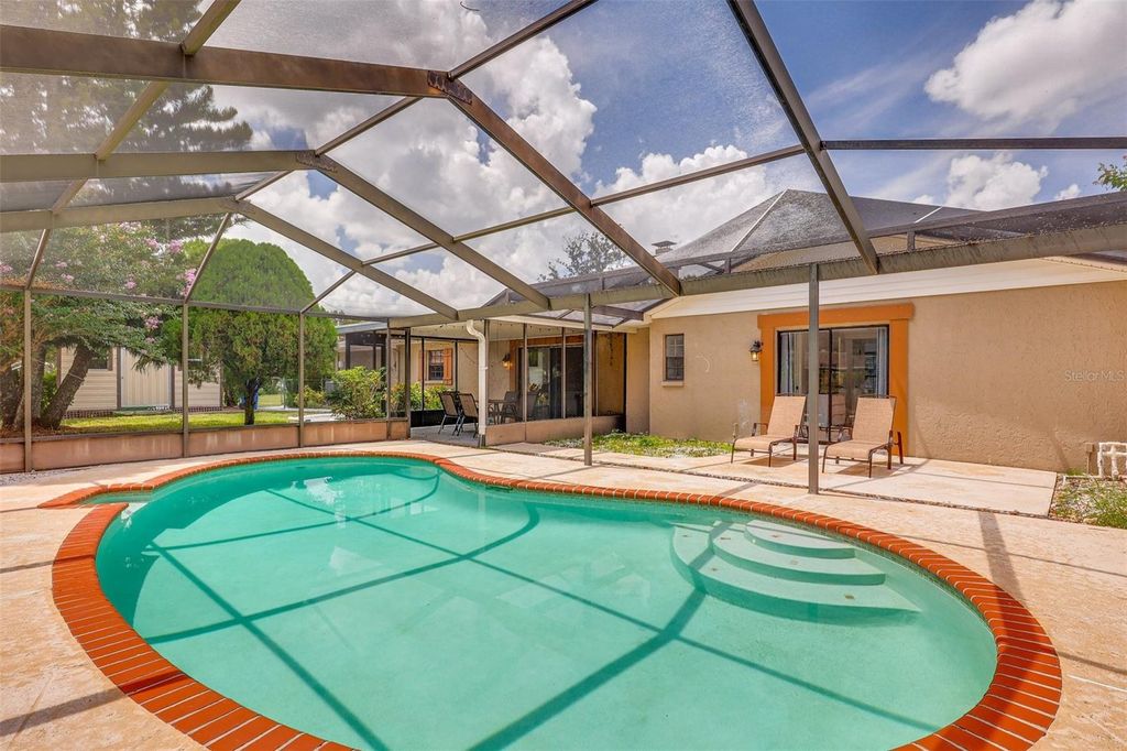Photo of 920 Lakeview Drive, Wimauma, FL 33598 (MLS # TB8439507)