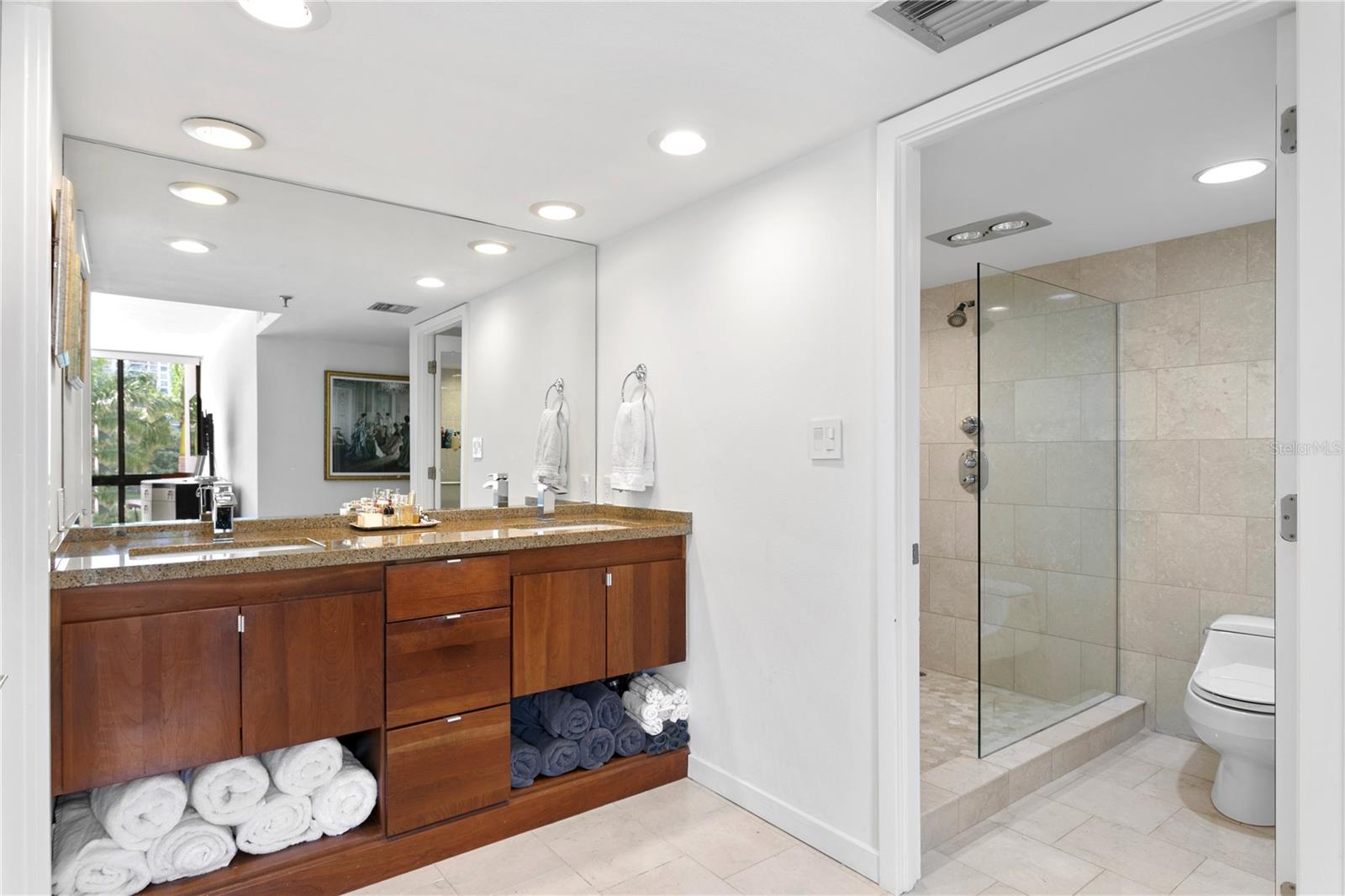 MONTE CARLO TOWERS A CONDOMINI - Residential