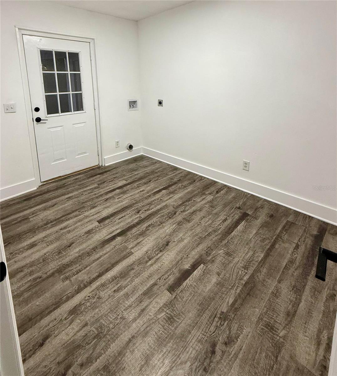 LOCKHARTS SUB - Residential