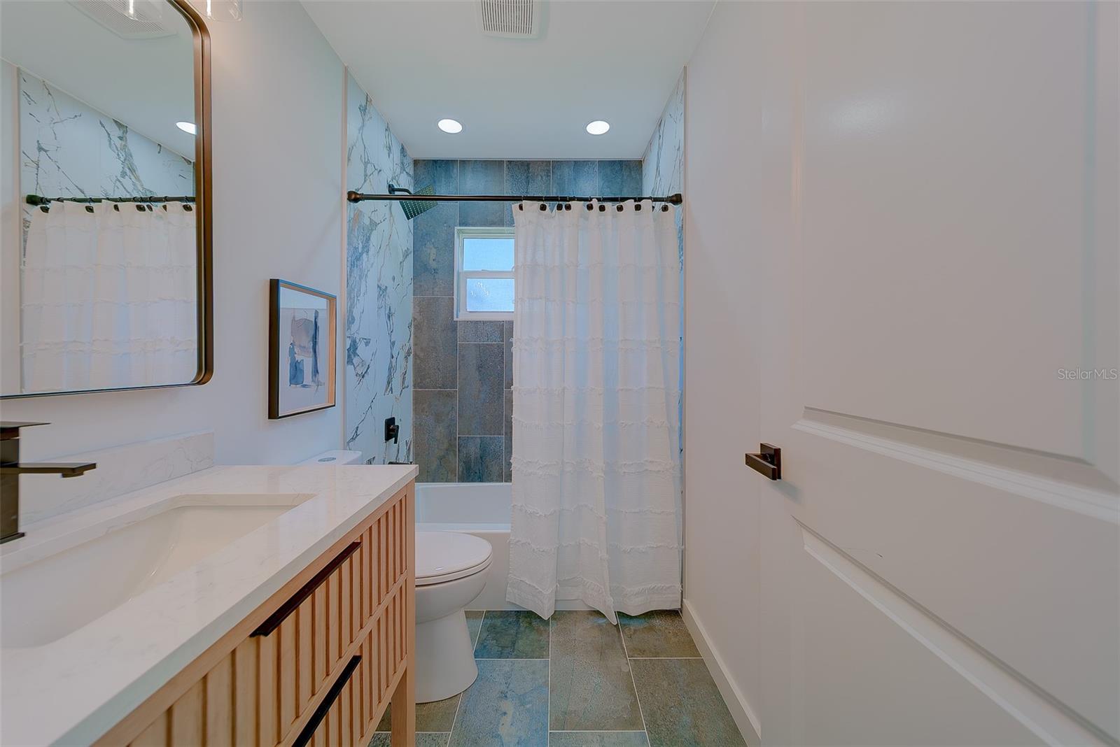 RAVENWOOD MANOR - Residential