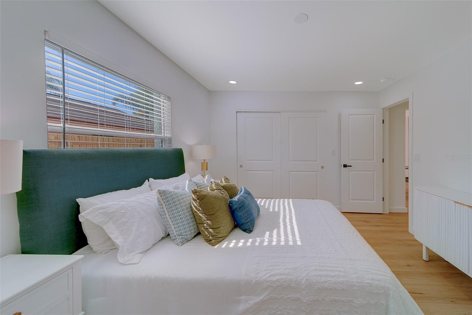 RAVENWOOD MANOR - Residential