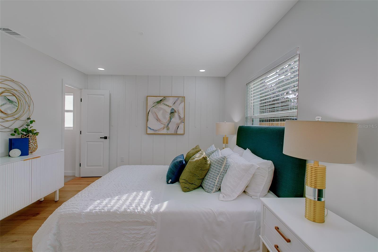 RAVENWOOD MANOR - Residential