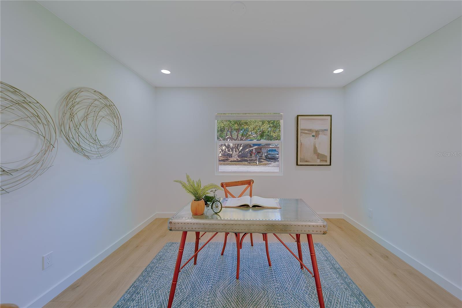 RAVENWOOD MANOR - Residential