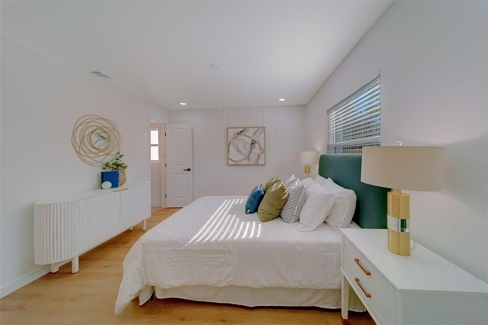 RAVENWOOD MANOR - Residential