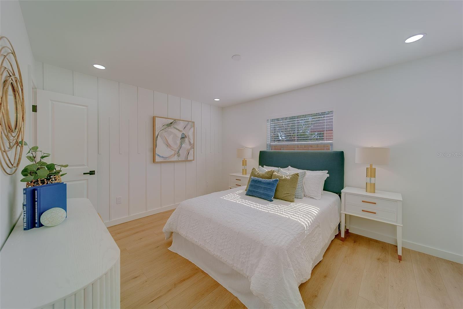 RAVENWOOD MANOR - Residential