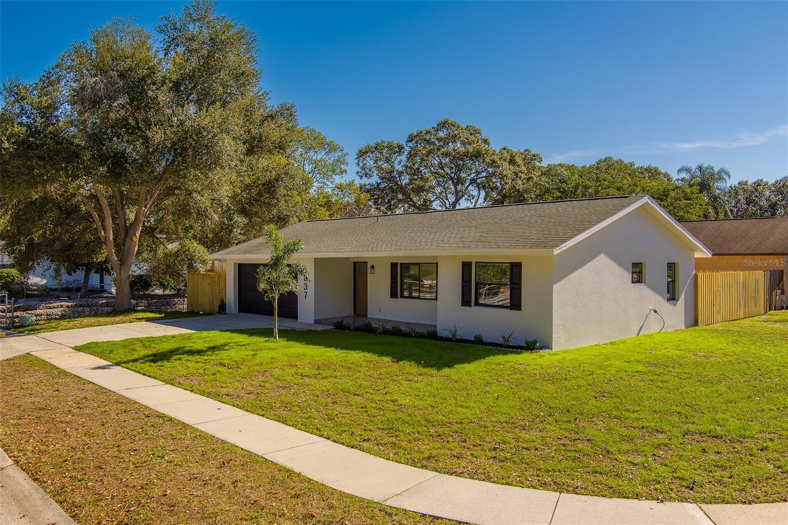 RAVENWOOD MANOR - Residential