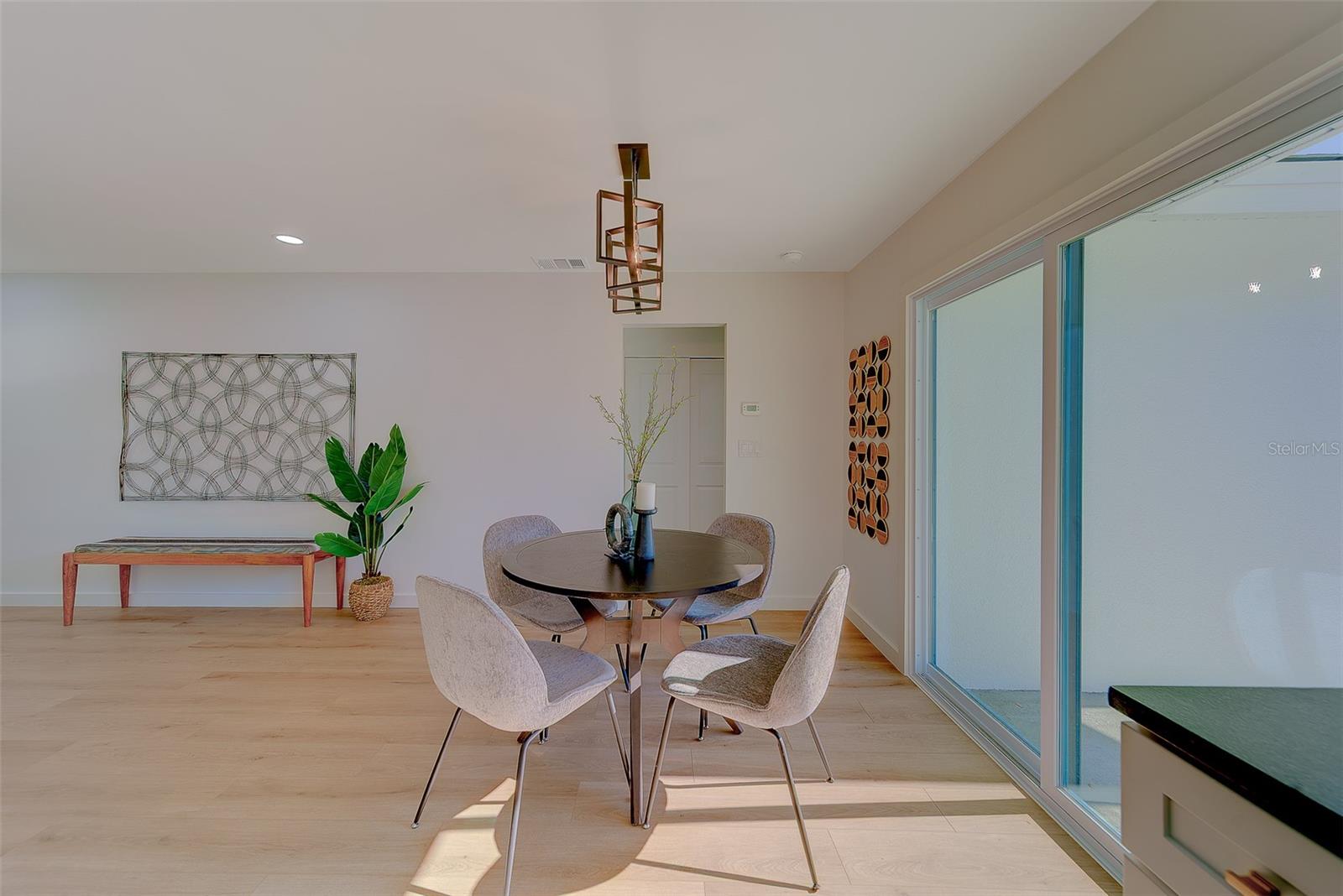 RAVENWOOD MANOR - Residential