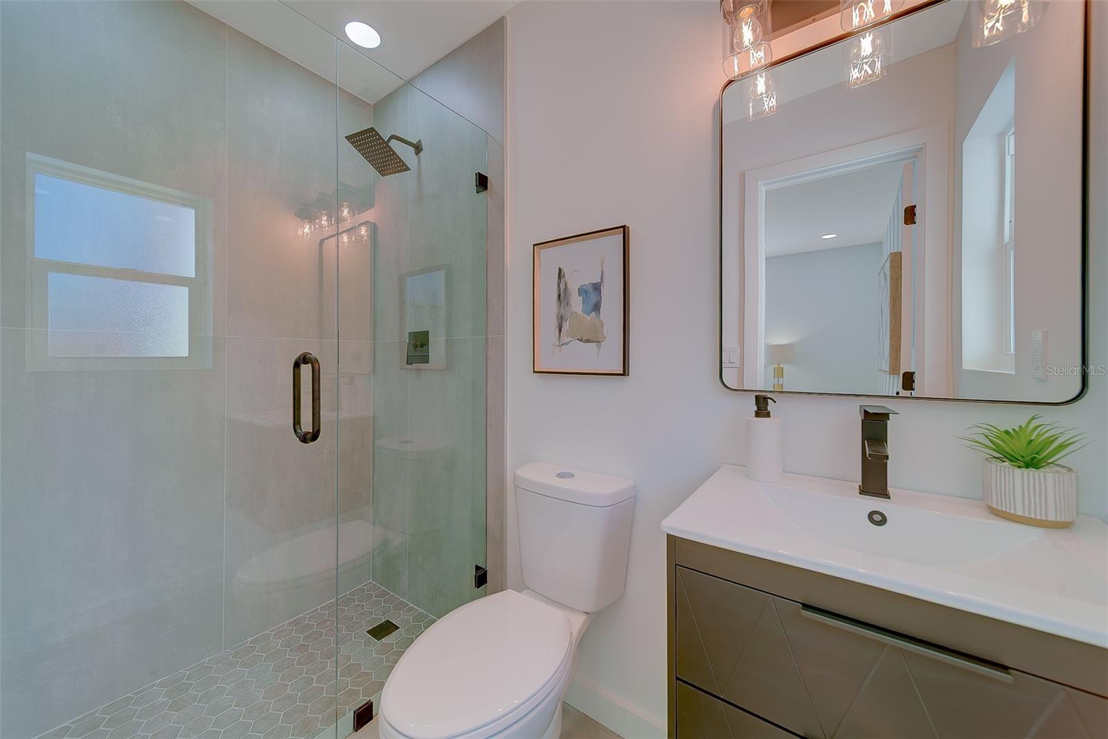 RAVENWOOD MANOR - Residential