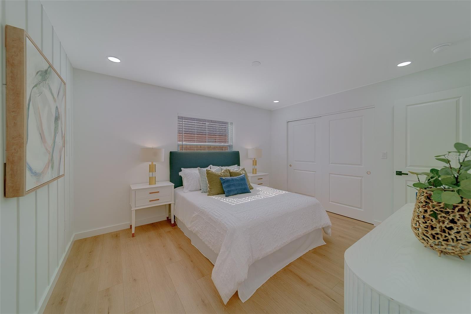 RAVENWOOD MANOR - Residential