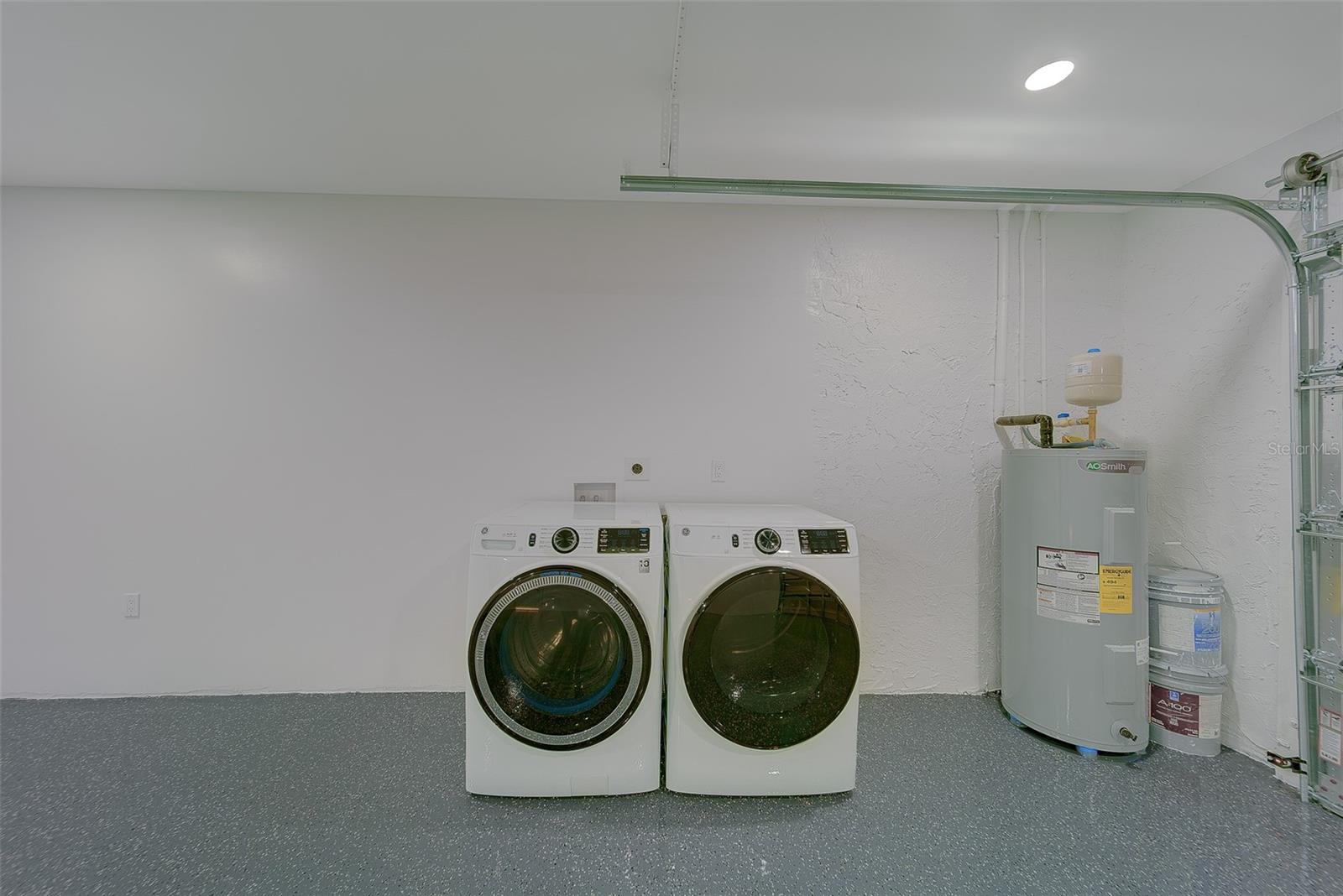 RAVENWOOD MANOR - Residential