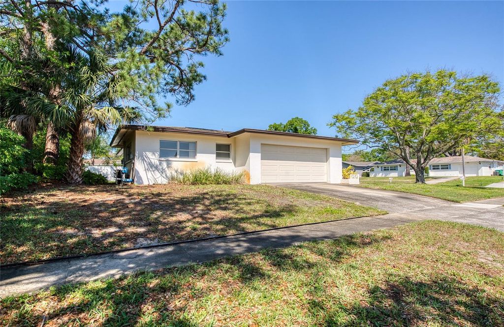 Photo of 1631 Chateau Drive, Clearwater, FL 33756 (MLS # TB8491344)