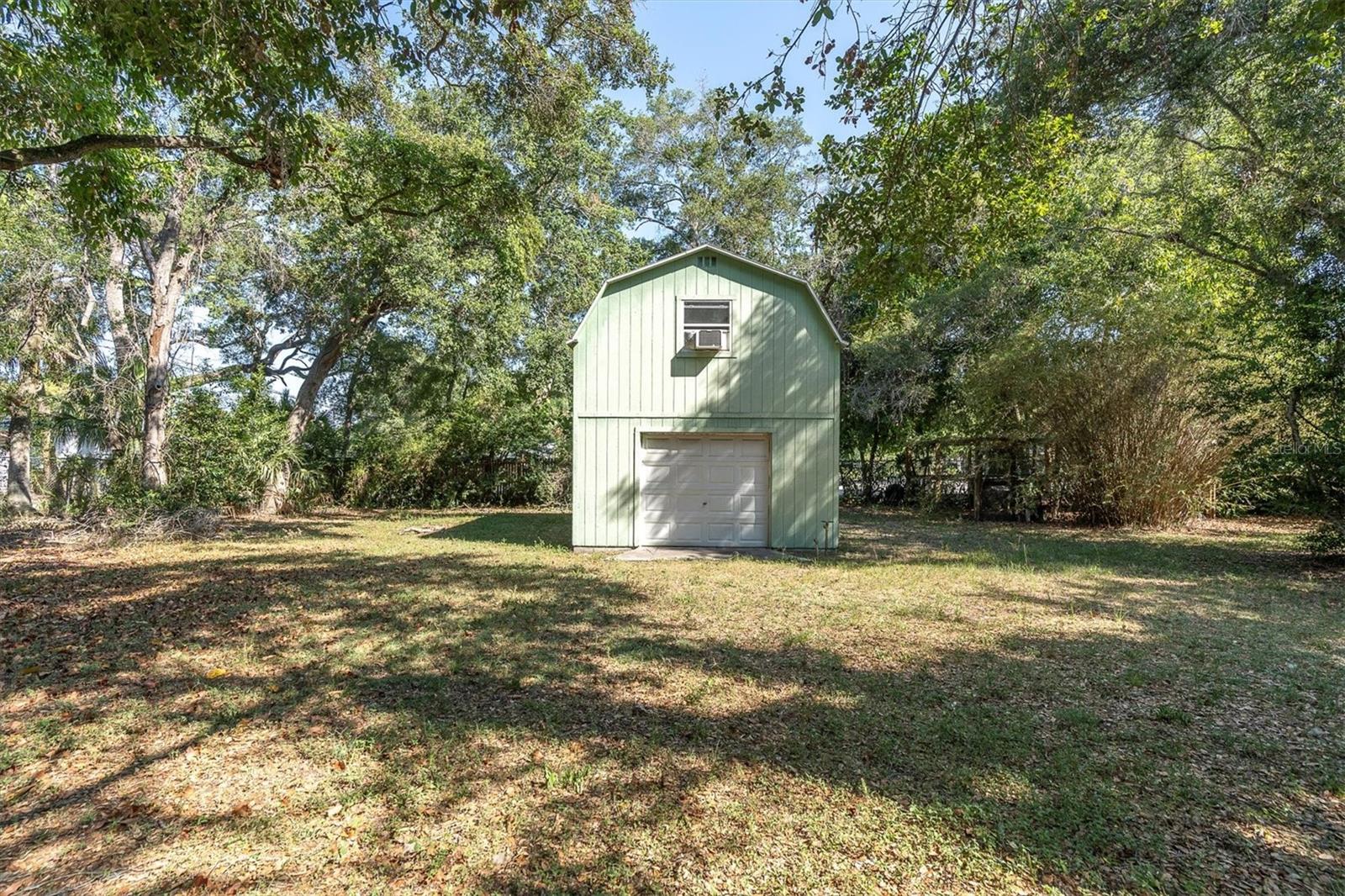 Photo 15 of 16 of 2207 FLORIDA AVENUE S house