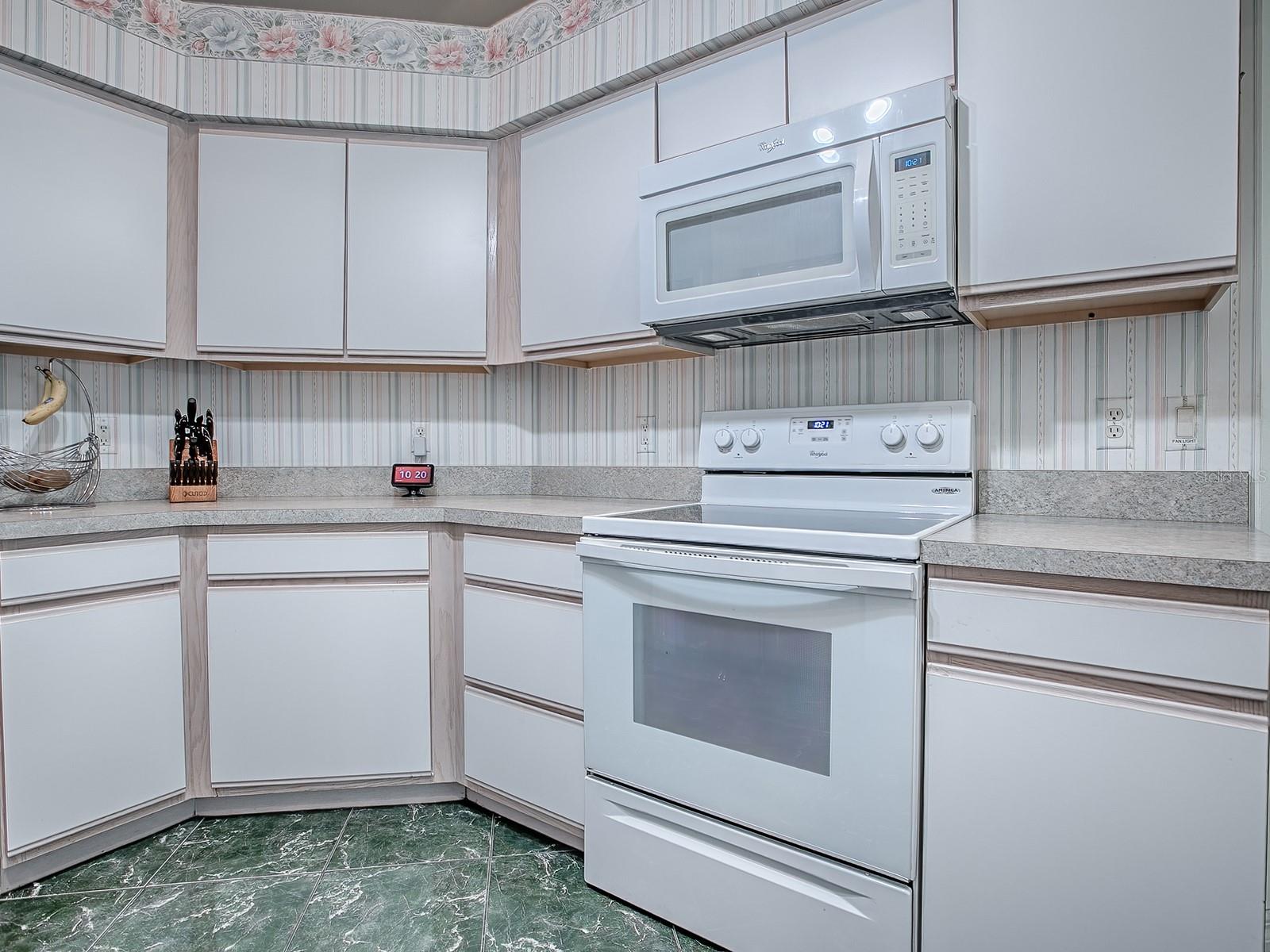 PLANTATION AT LEESBURG WATERBRIDGE VILLAGE - Residential