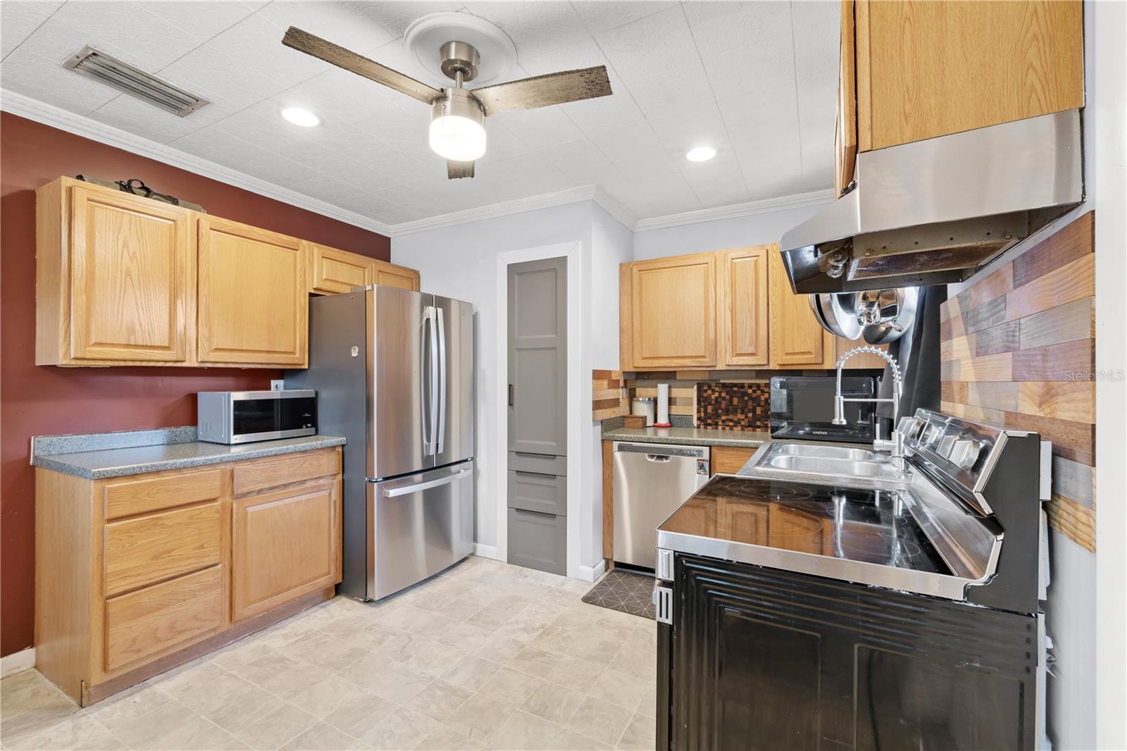 CONDEL GARDENS - Residential