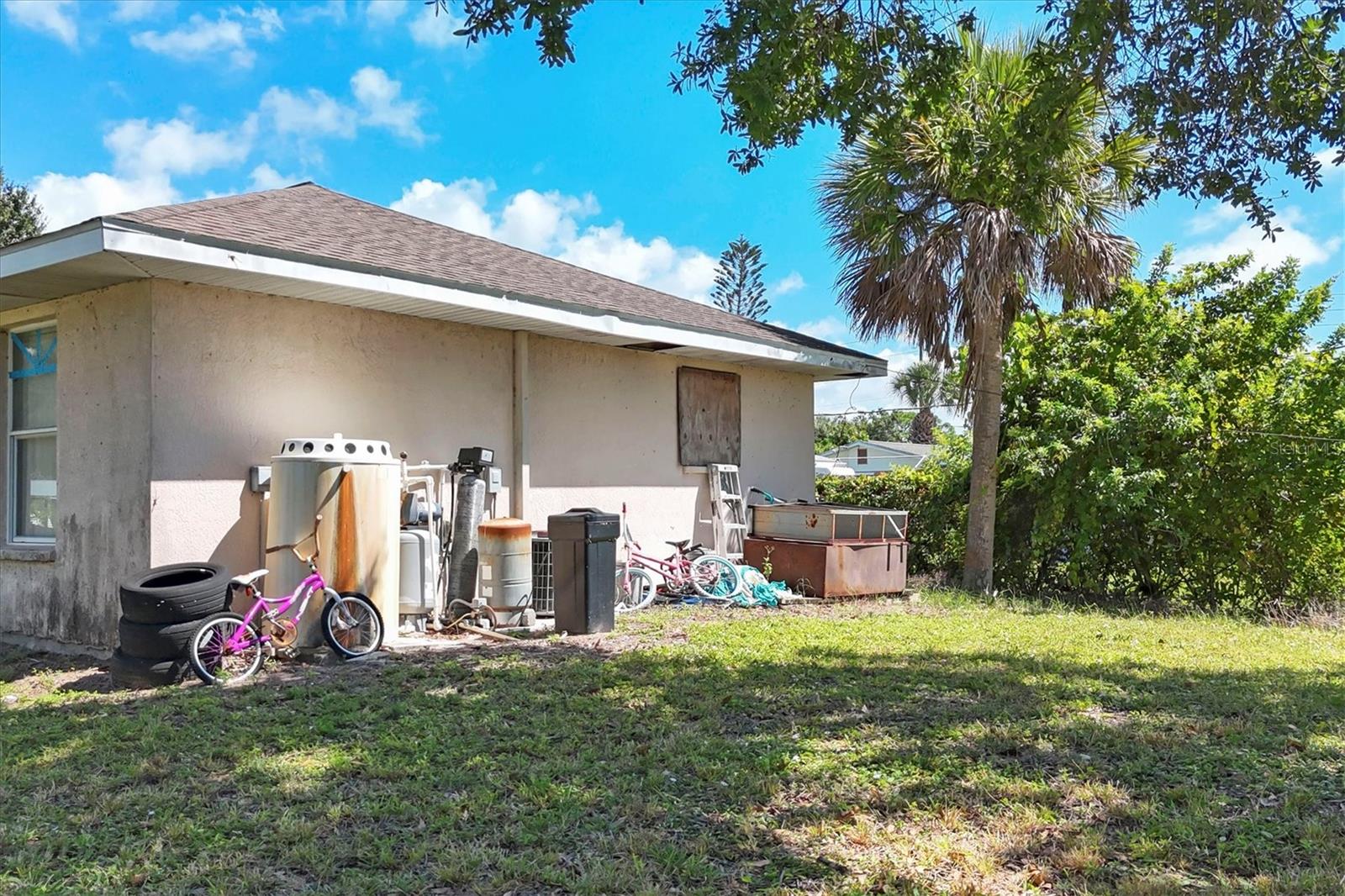 VENICE GROVES - Residential Income