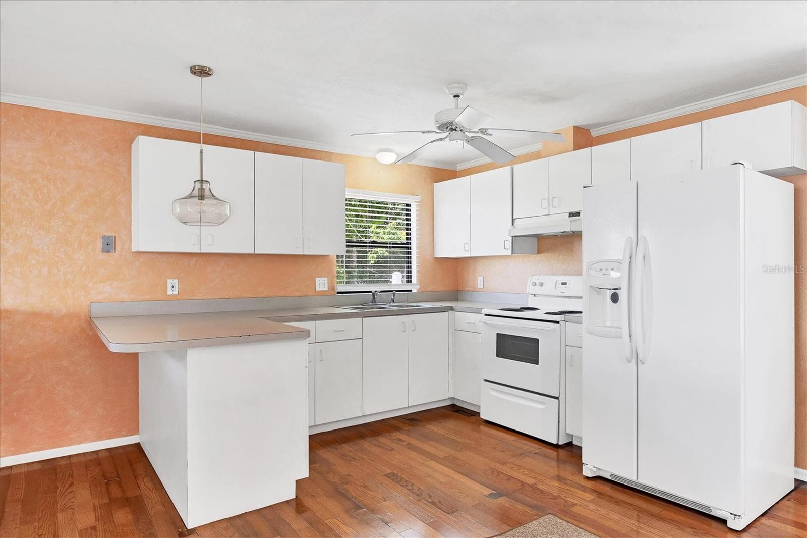 VENICE GROVES - Residential Income