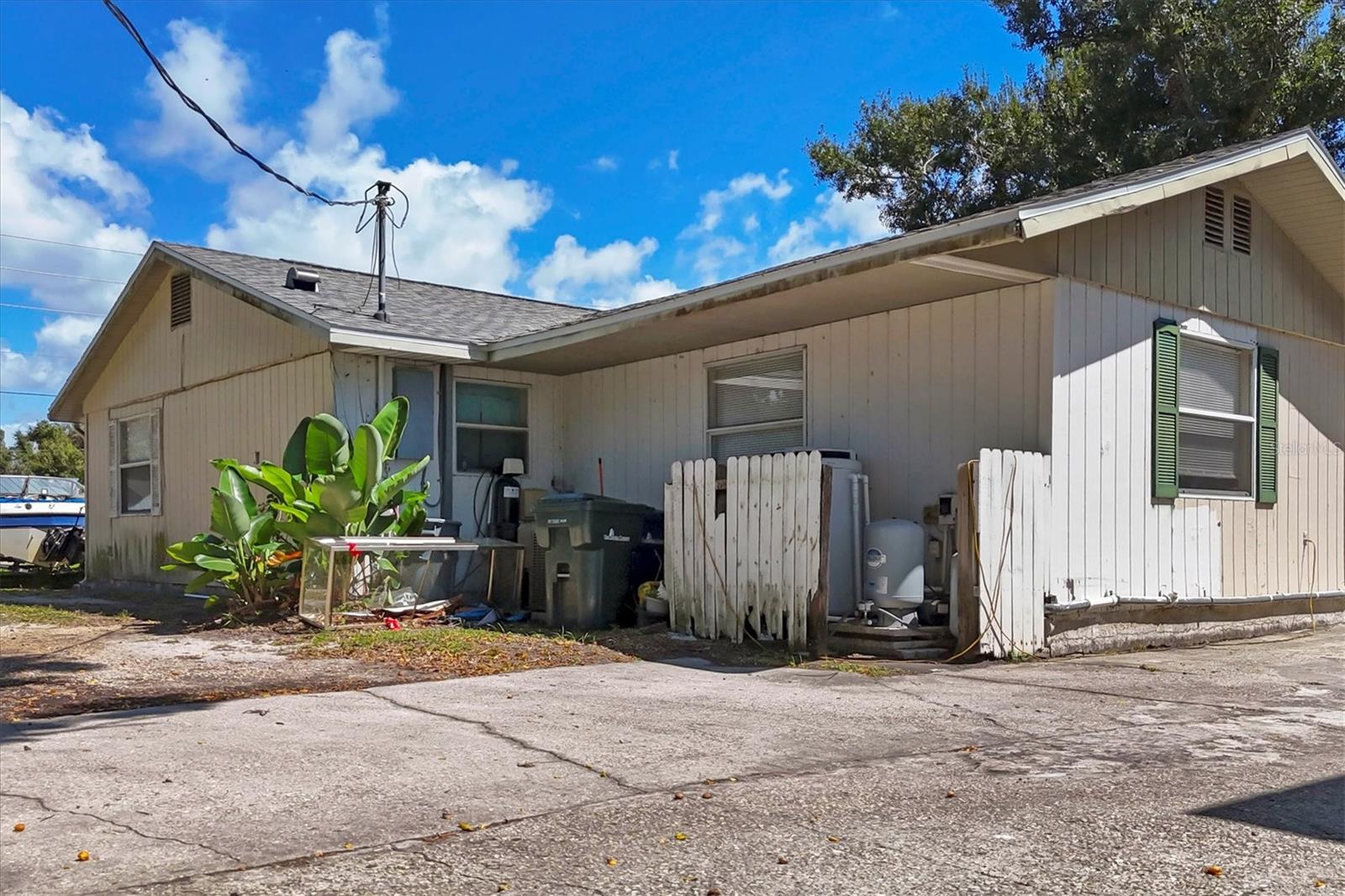 VENICE GROVES - Residential Income