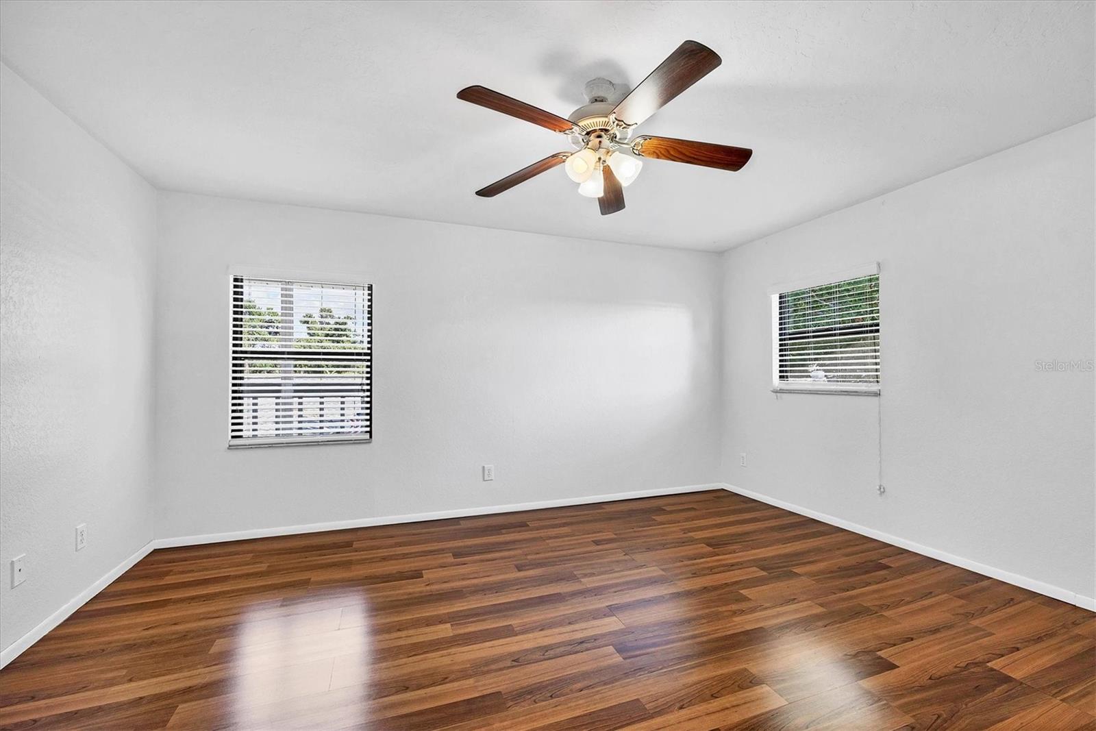 VENICE GROVES - Residential Income