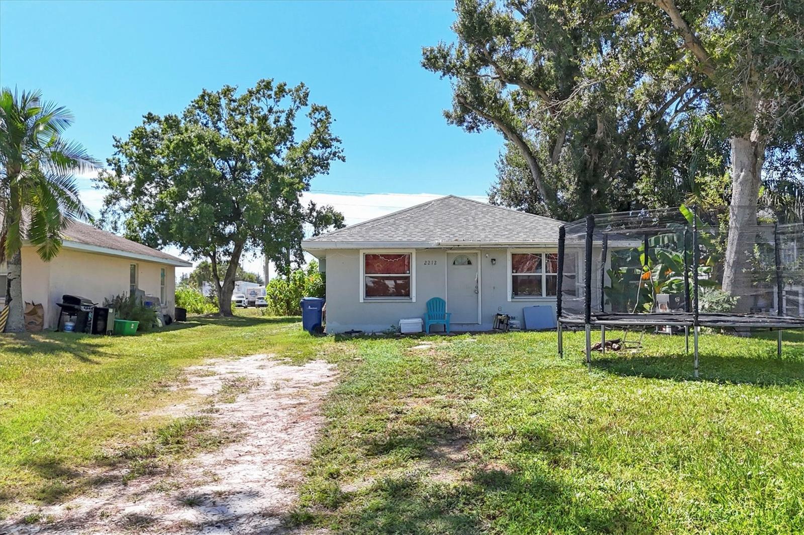 VENICE GROVES - Residential Income
