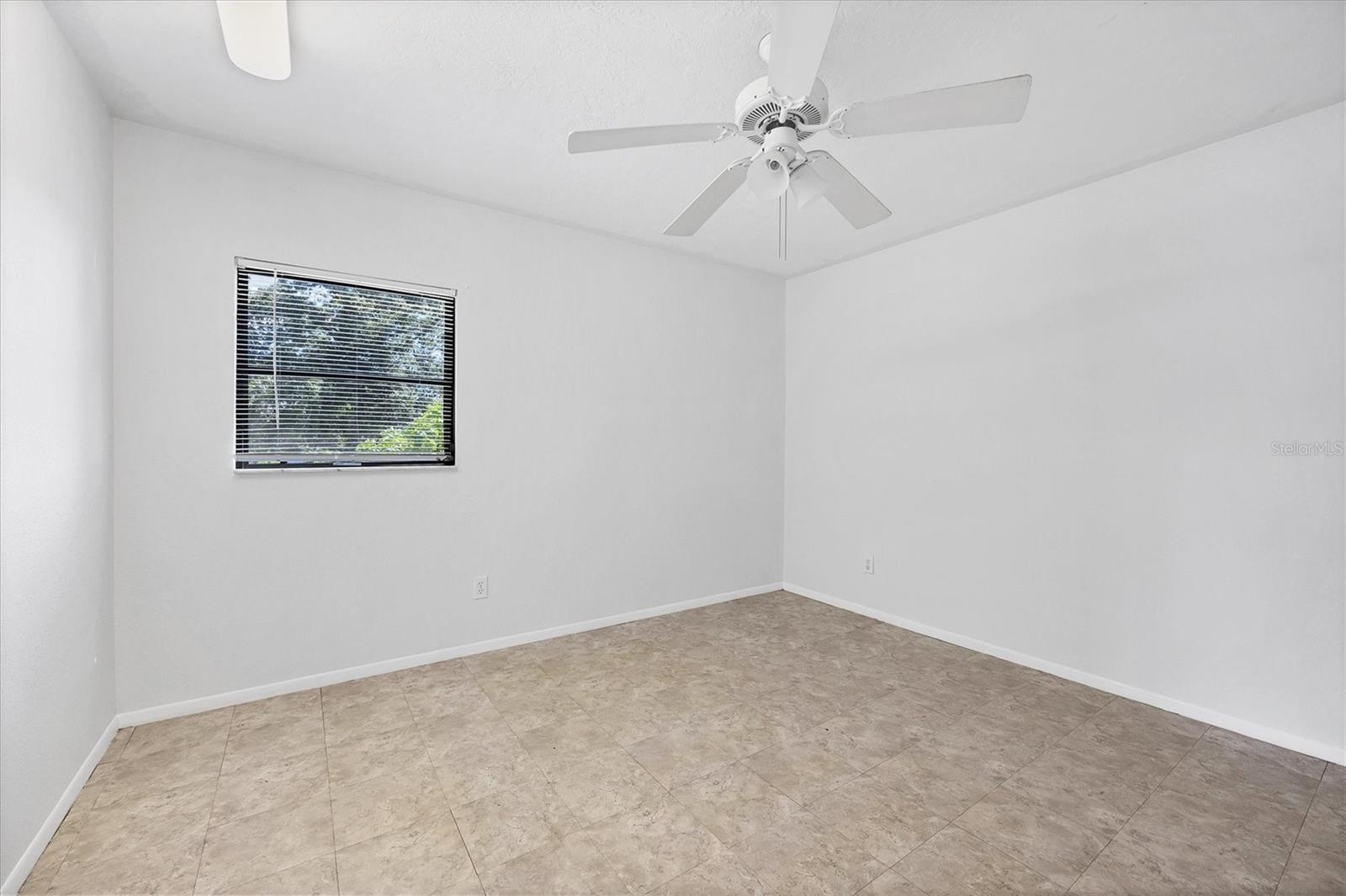 VENICE GROVES - Residential Income