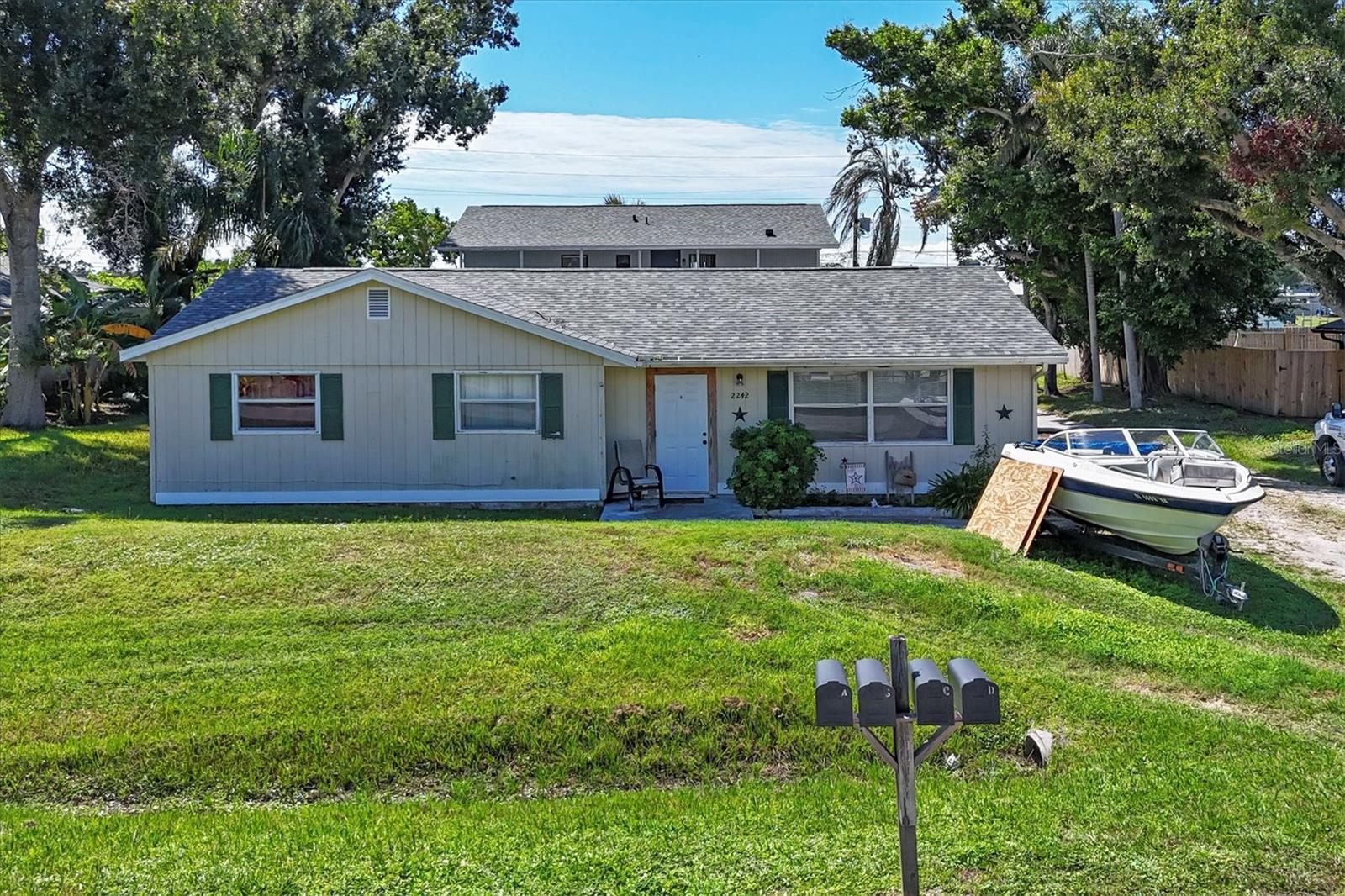 VENICE GROVES - Residential Income