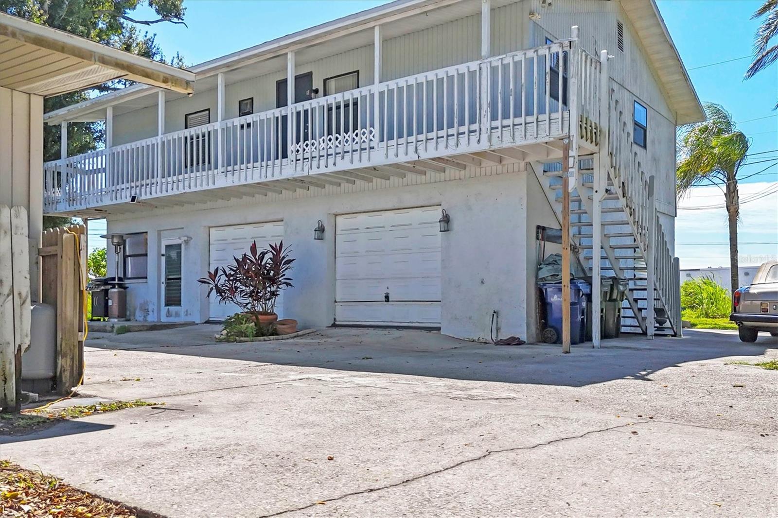 VENICE GROVES - Residential Income
