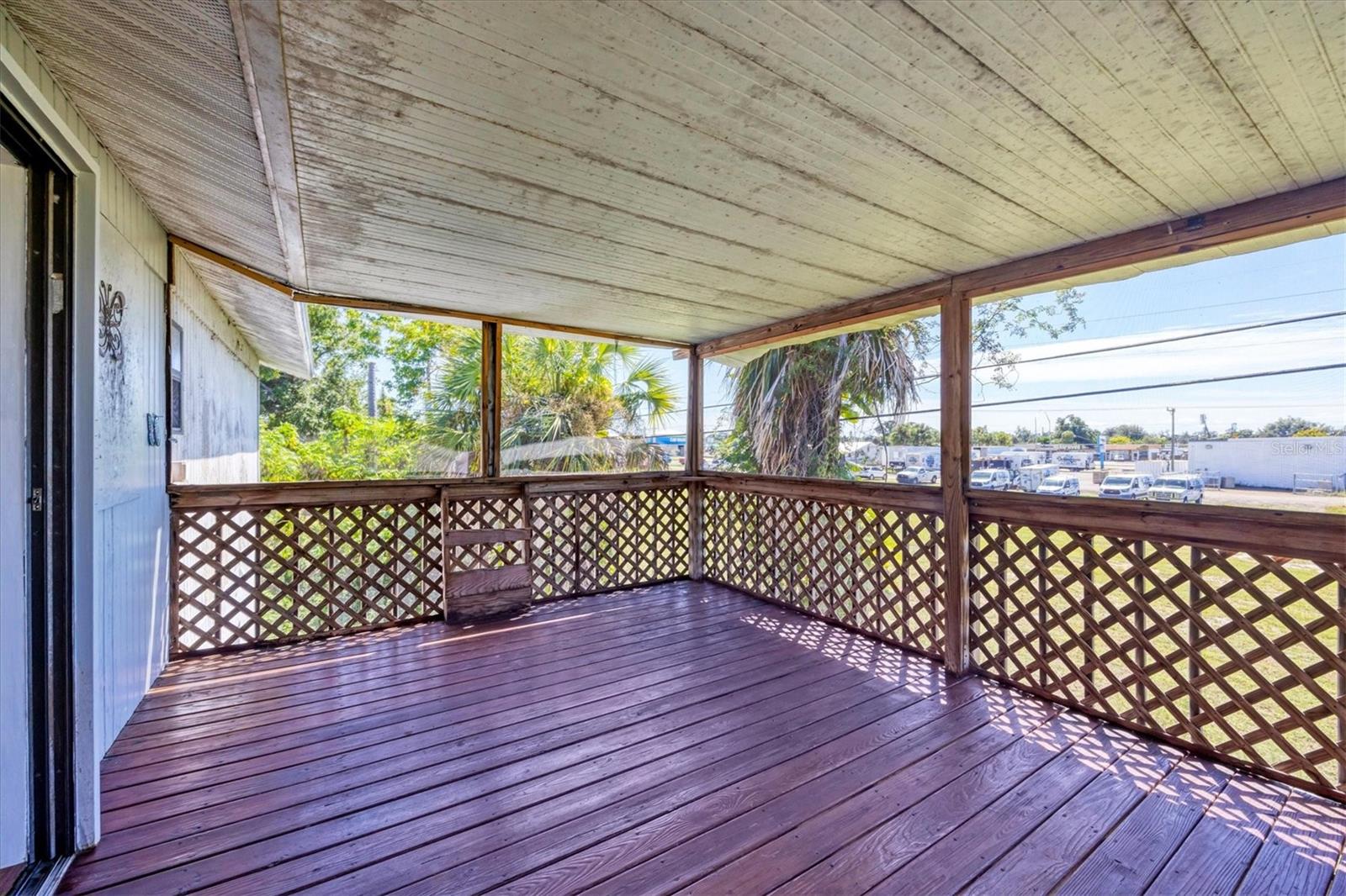 VENICE GROVES - Residential Income