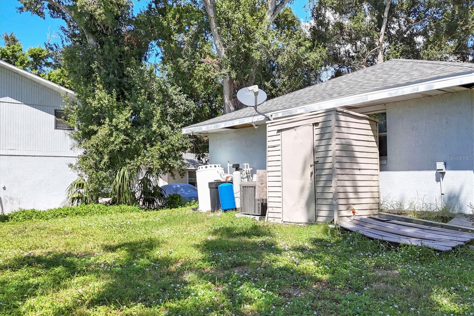 VENICE GROVES - Residential Income