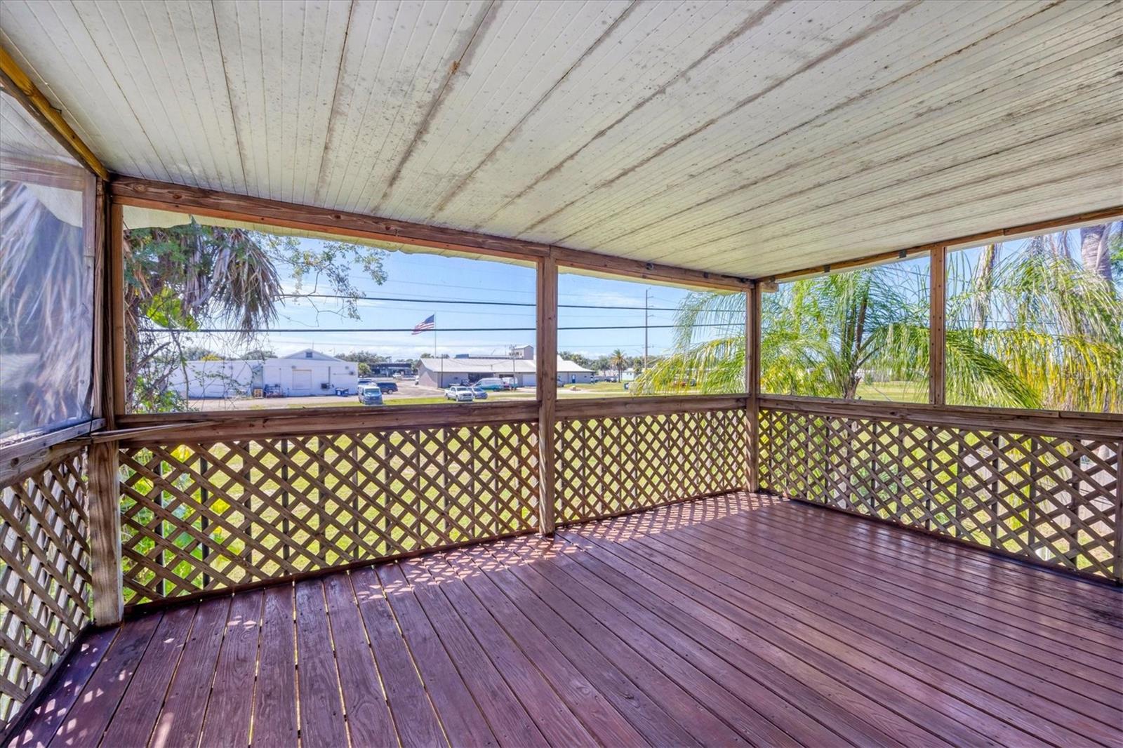VENICE GROVES - Residential Income