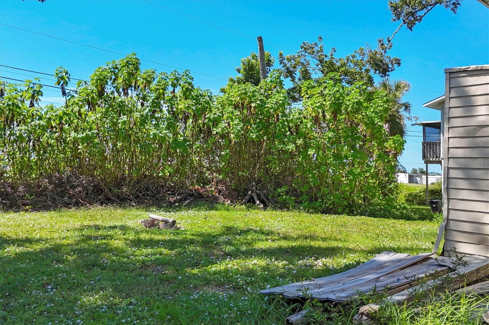 VENICE GROVES - Residential Income