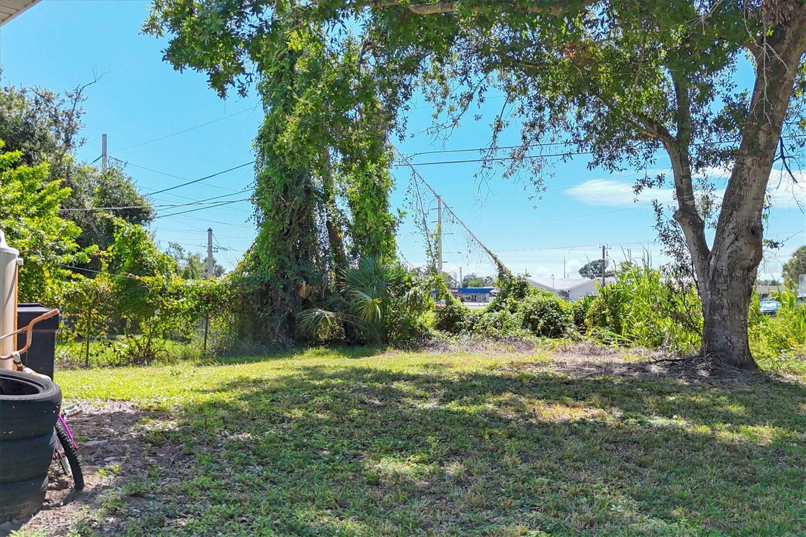 VENICE GROVES - Residential Income