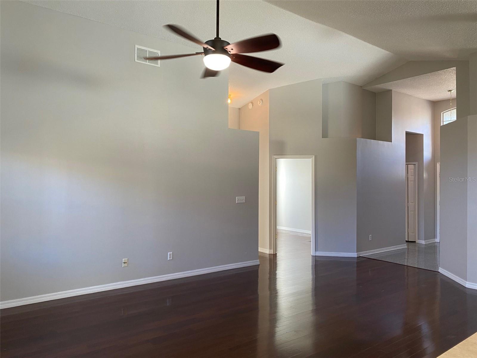 WATERFORD CHASE VILLAGE TR B & - Residential Lease