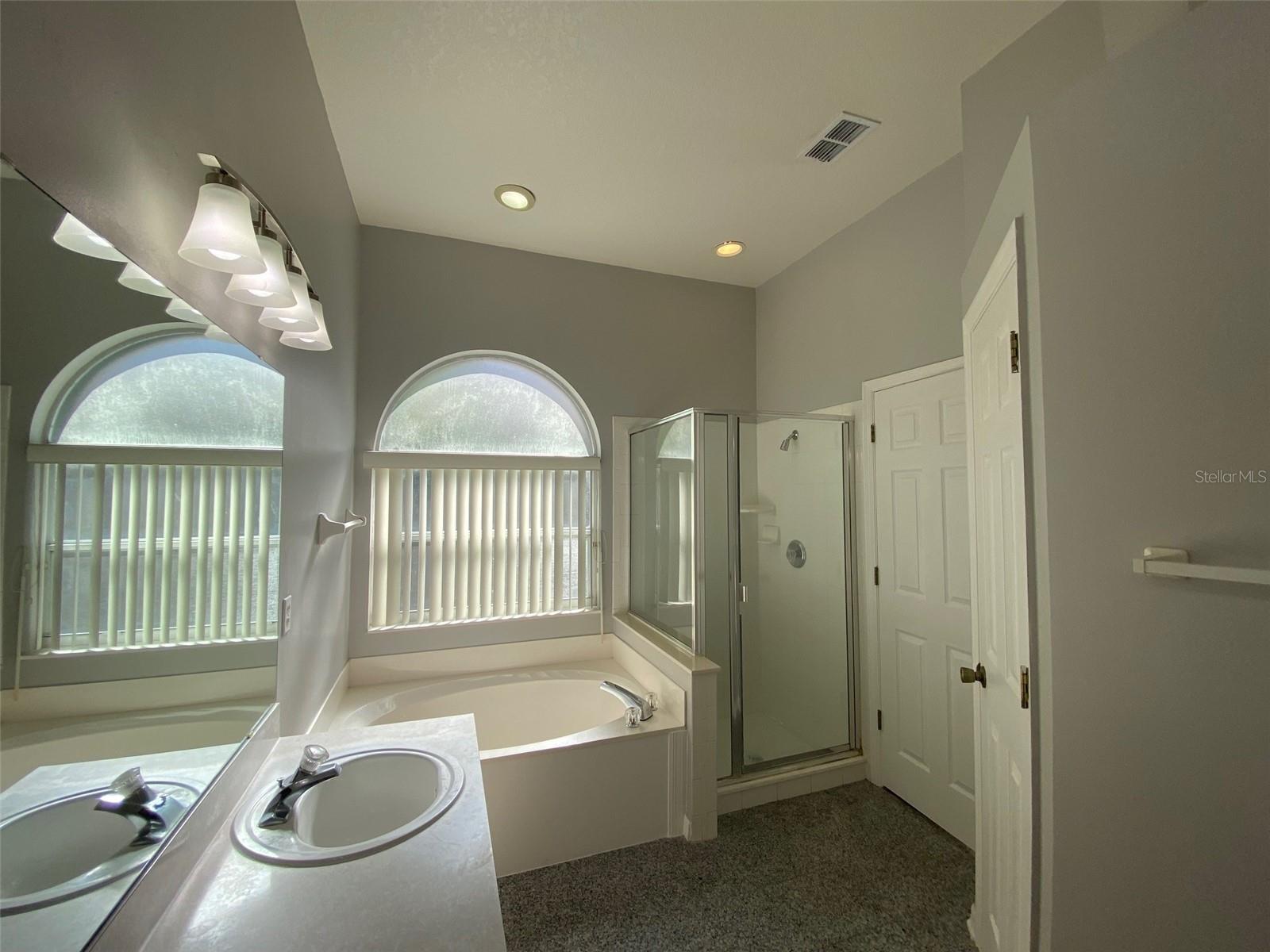 WATERFORD CHASE VILLAGE TR B & - Residential Lease