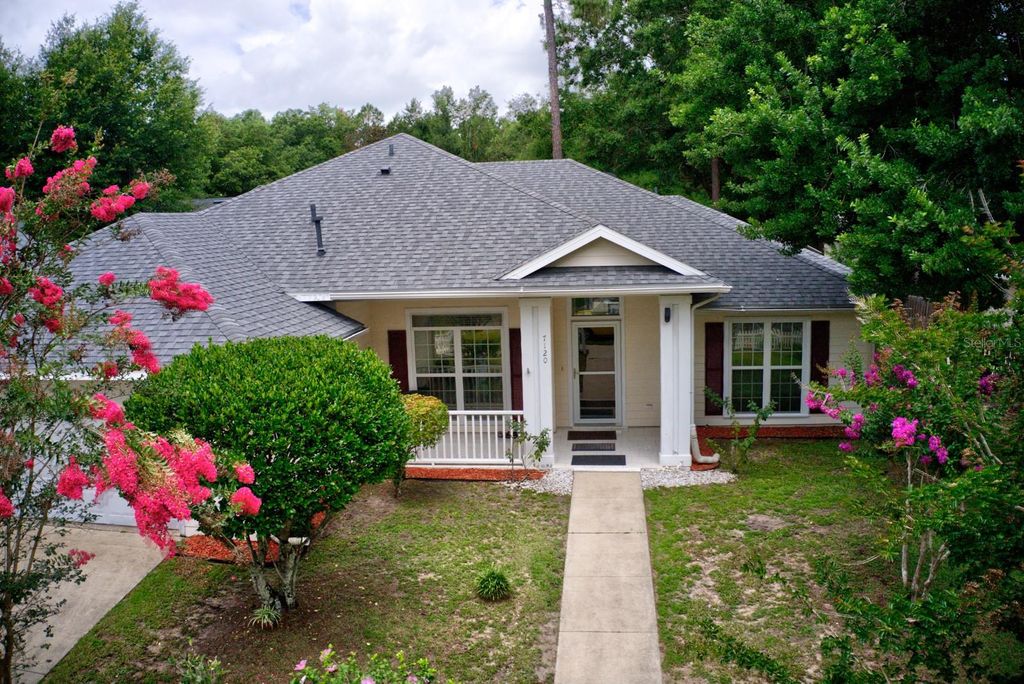 Photo of 7120 SW 85th Terrace SW, Gainesville, FL 32608 (MLS # GC537444)