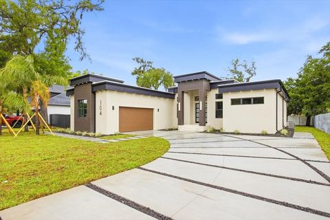 Photo of 104 S Maki Road, Plant City, FL 33563 (MLS # TB8462012)