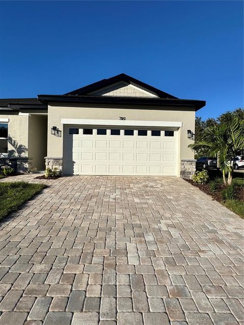 A home in EUSTIS