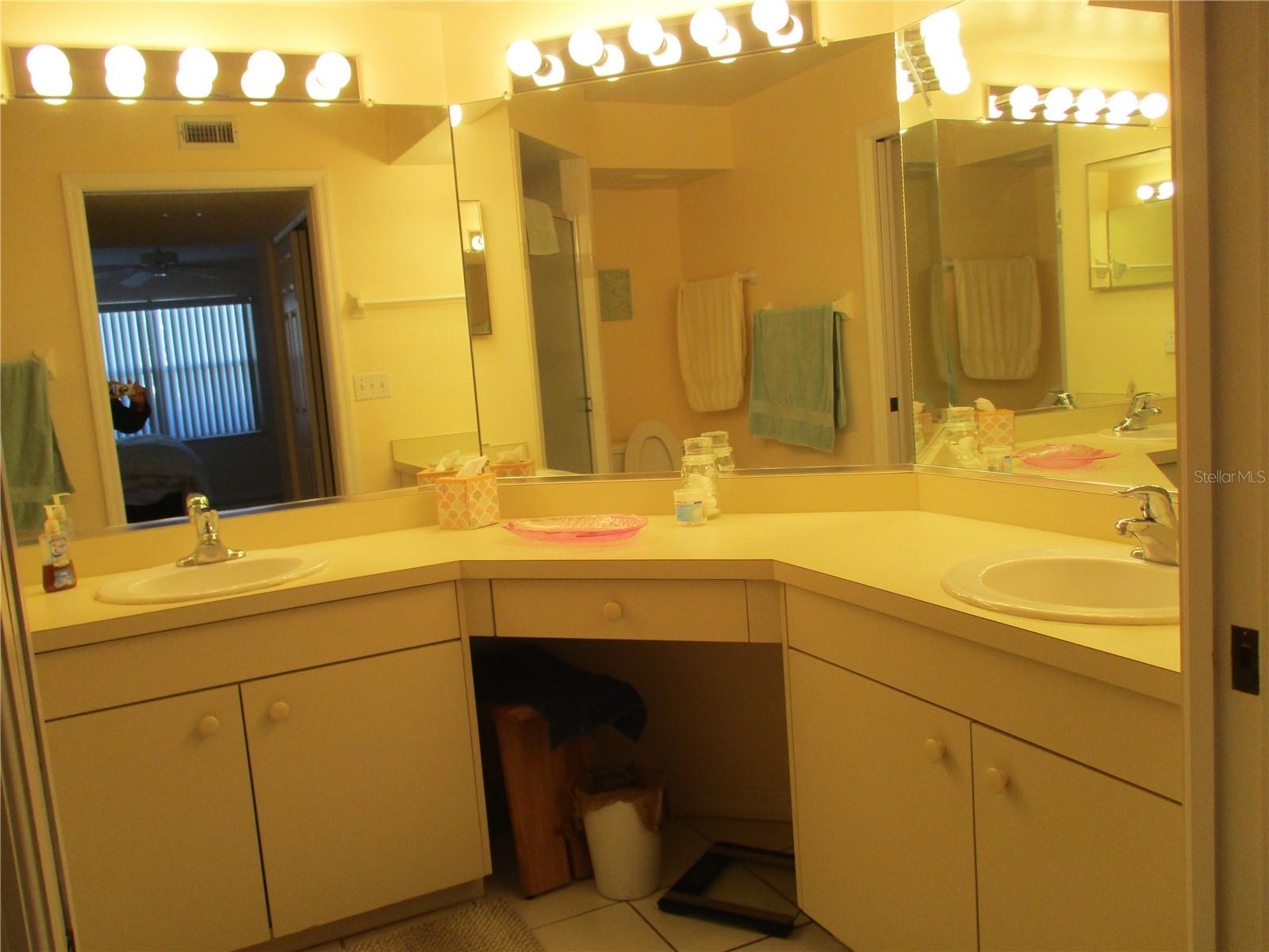 FAIRWAY PALMS - Residential