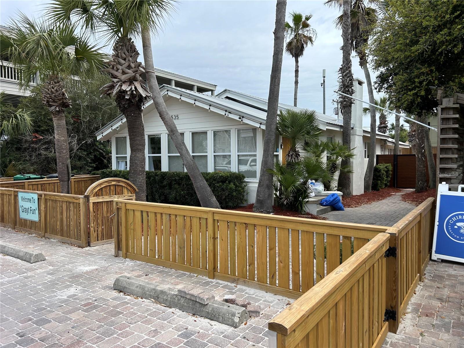 535 DEFUNIAK STREET