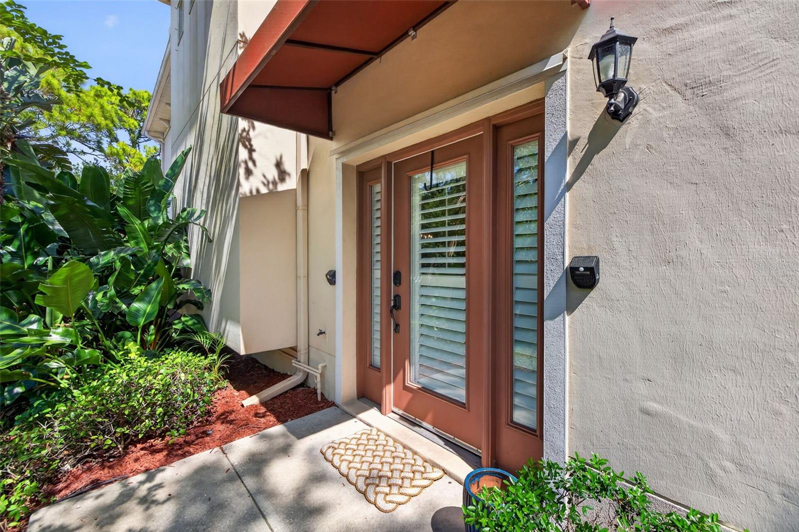 252 VALENCIA CIRCLE